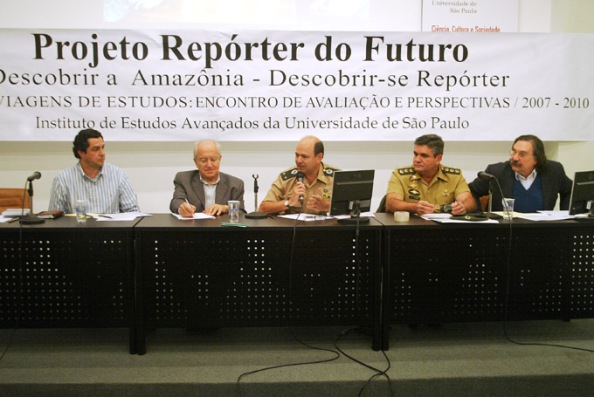 Mesa composta por Pedro Ortiz, Cesar Ades, Gen Carbonell, Cel. Barbosa e Sérgio Gomes